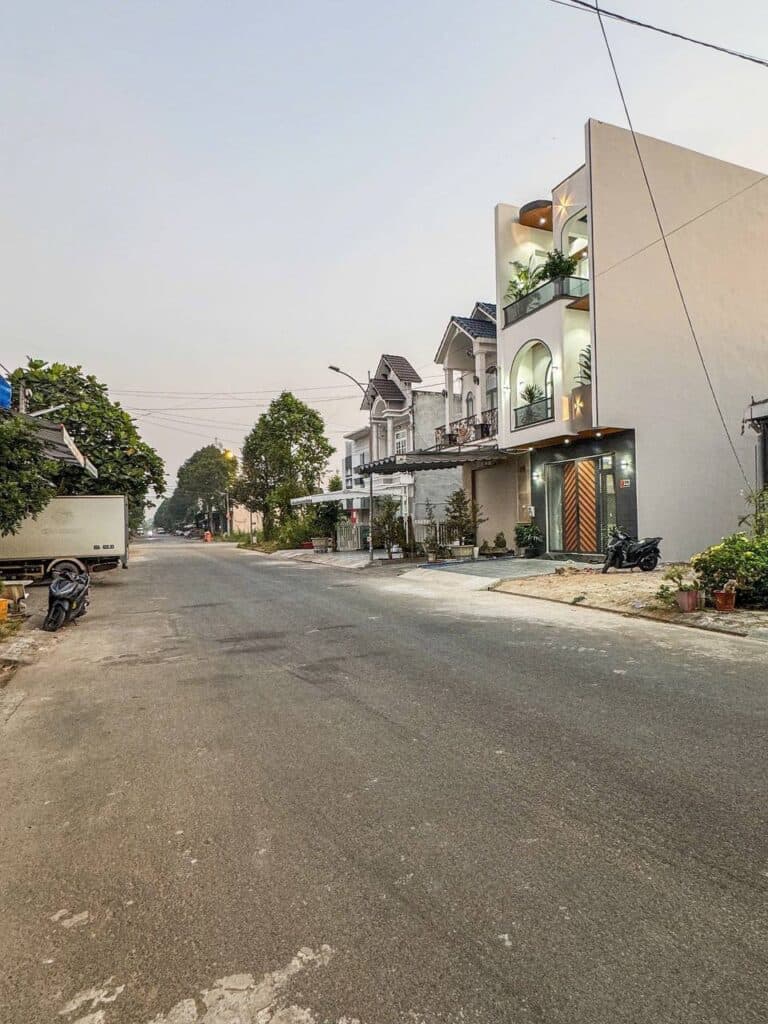 Nhà phố cao cấp KDC Hồng Loan – Trục Trần Hoàng Na – Full nội thất - ảnh 7